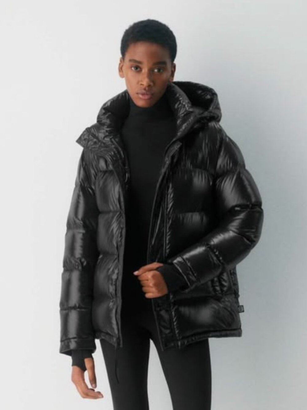 Aritzia The Super Puff Hi-Gloss Jacket Black – Size Medium